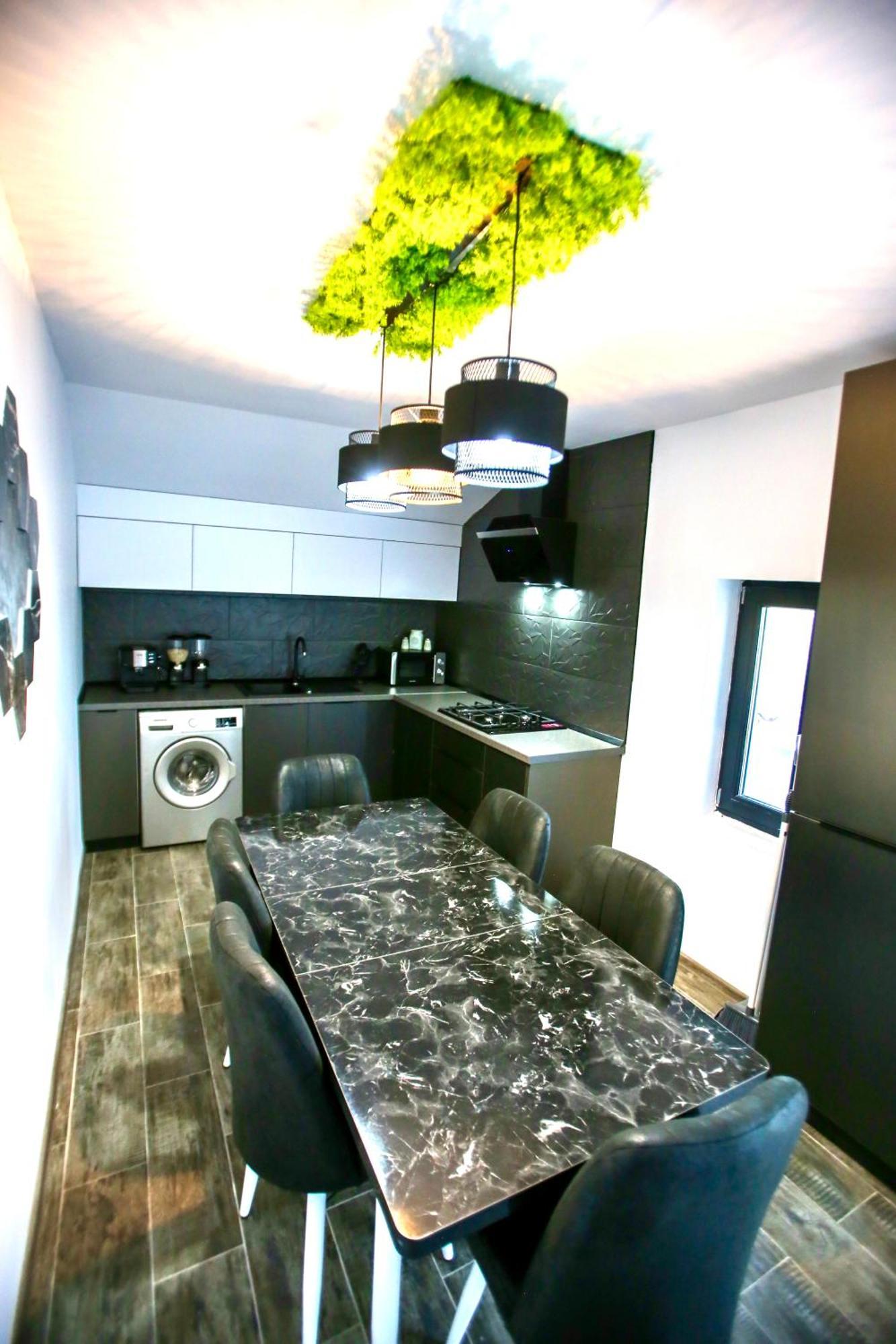 Casa Kevin Hotel นาโวดาริ ภายนอก รูปภาพ